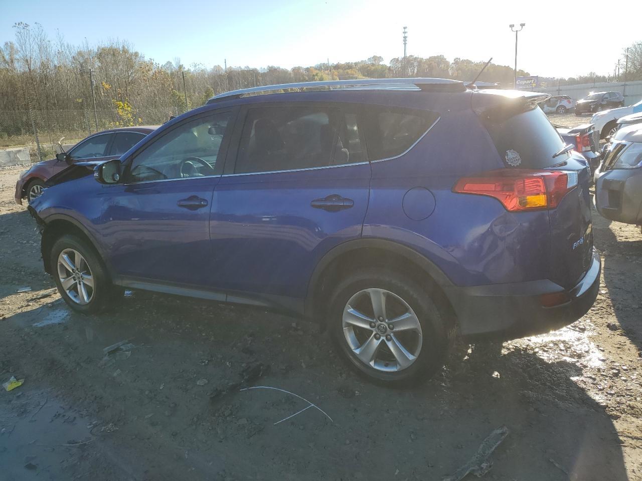 2015 TOYOTA RAV4 XLE - Image 2