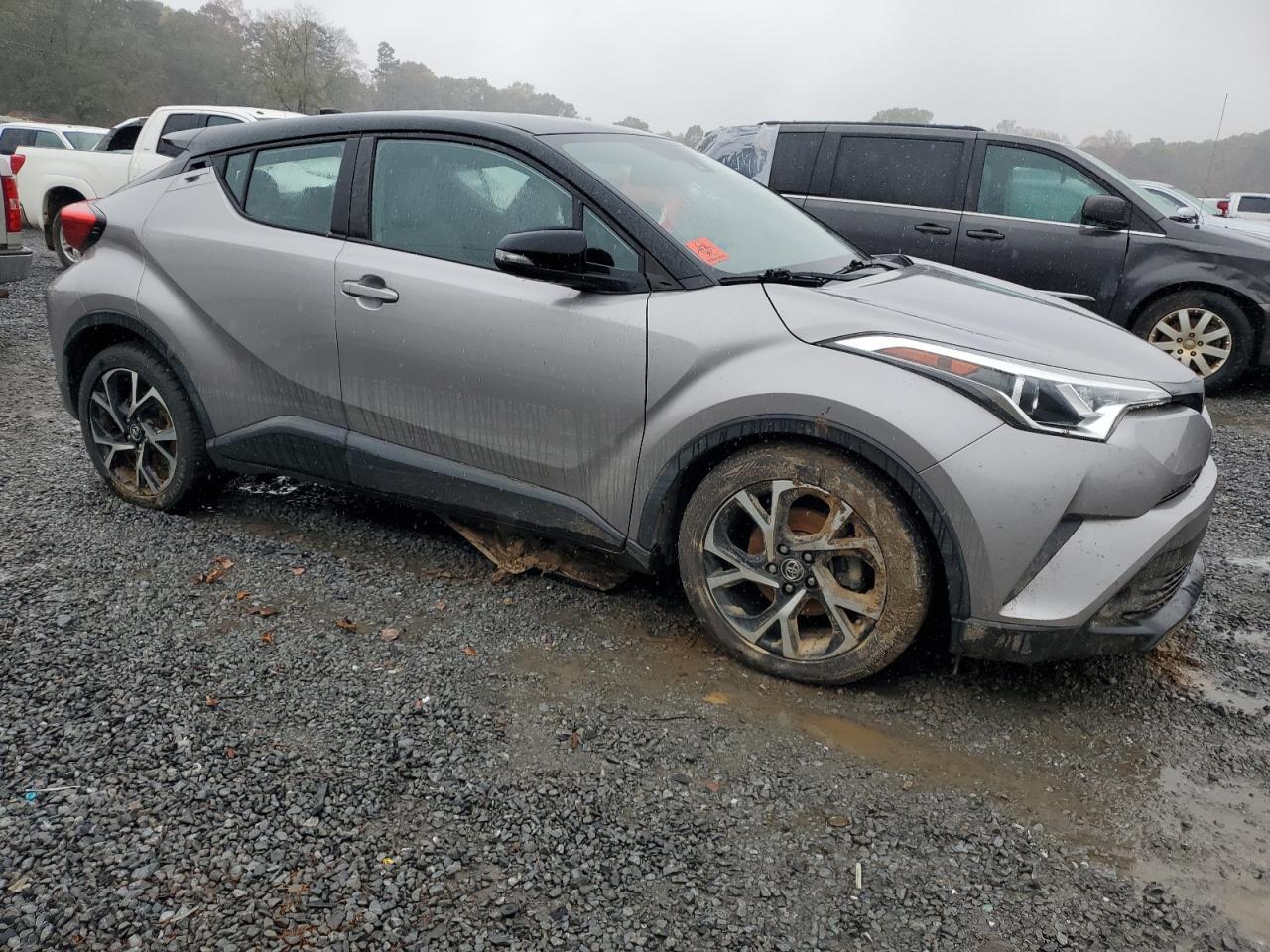 2019 TOYOTA C-HR XLE - Фото 4