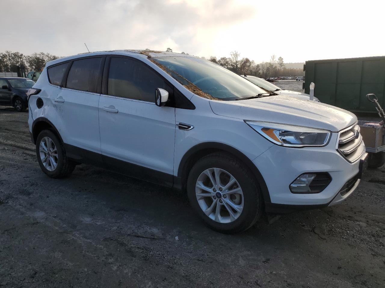 2017 FORD ESCAPE SE - Image 4