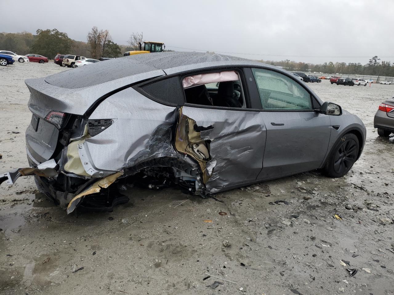 2025 TESLA MODEL Y - Image 3