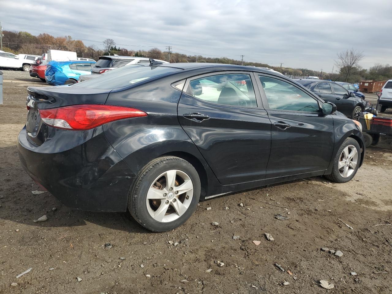 2011 HYUNDAI ELANTRA GL - Image 3