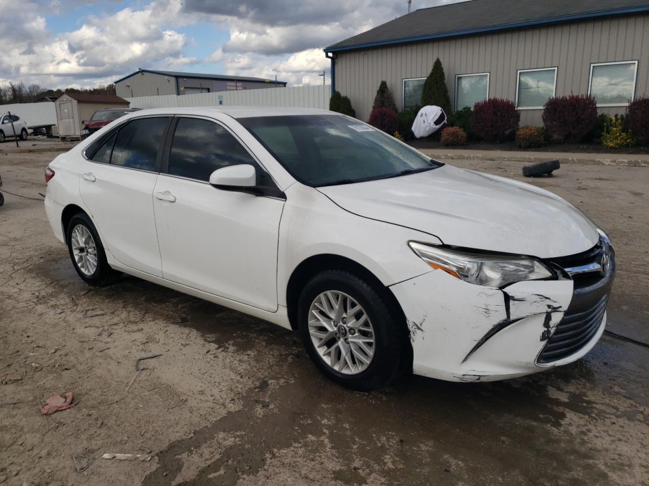 2017 TOYOTA CAMRY LE - Фото 4