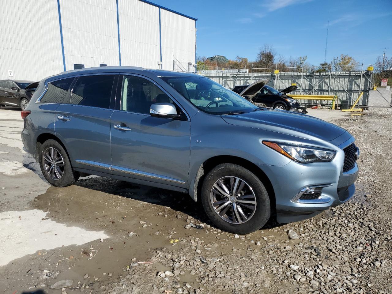 2017 INFINITI QX60 - Image 4