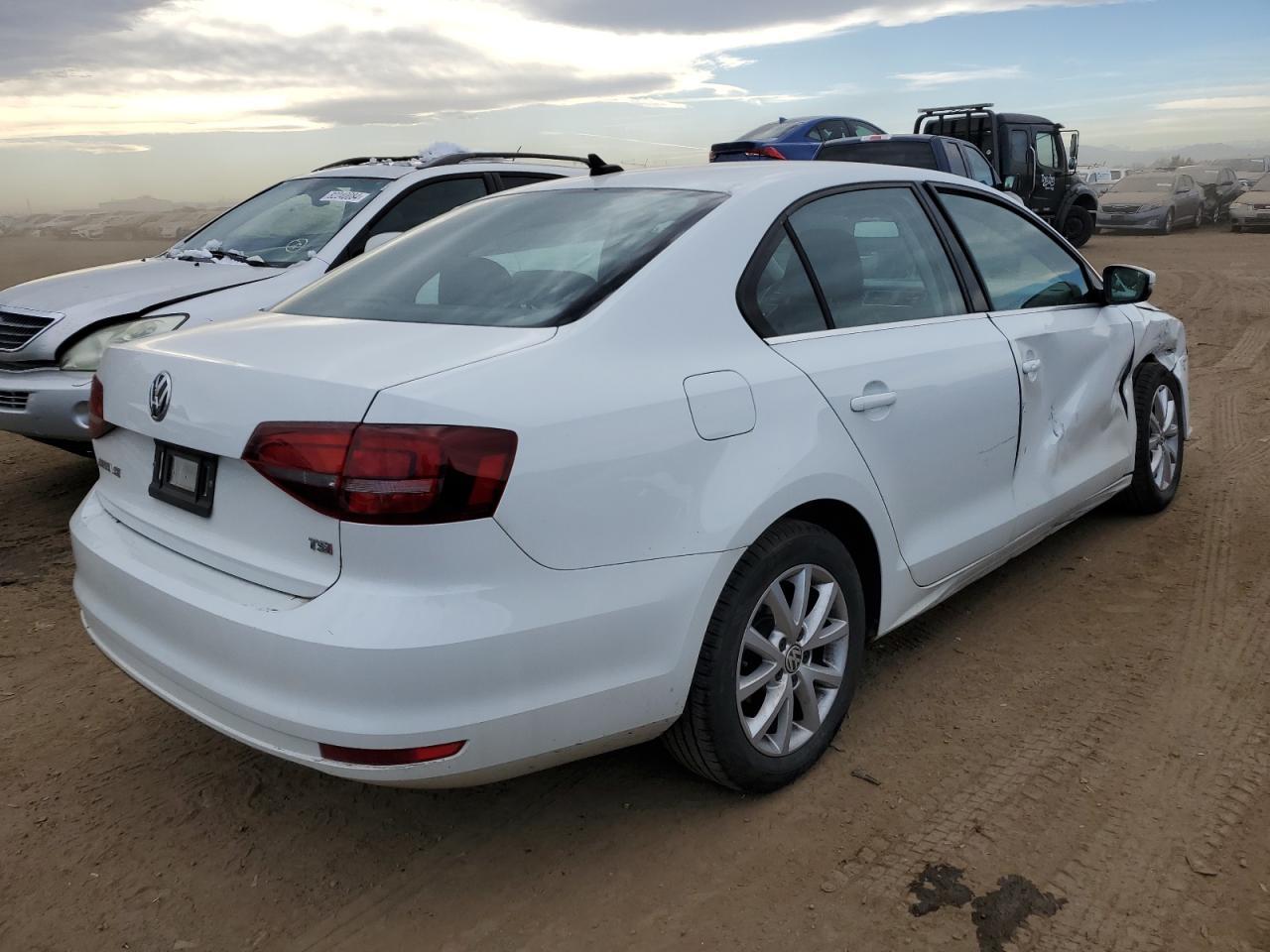 2017 VOLKSWAGEN JETTA SE - Image 3