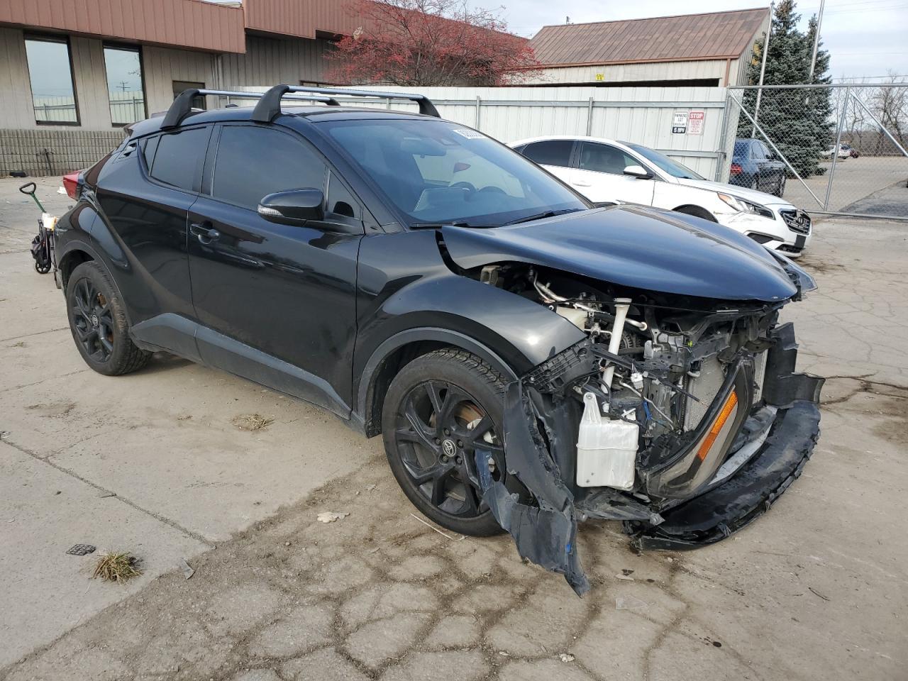 2021 TOYOTA C-HR XLE - Фото 4