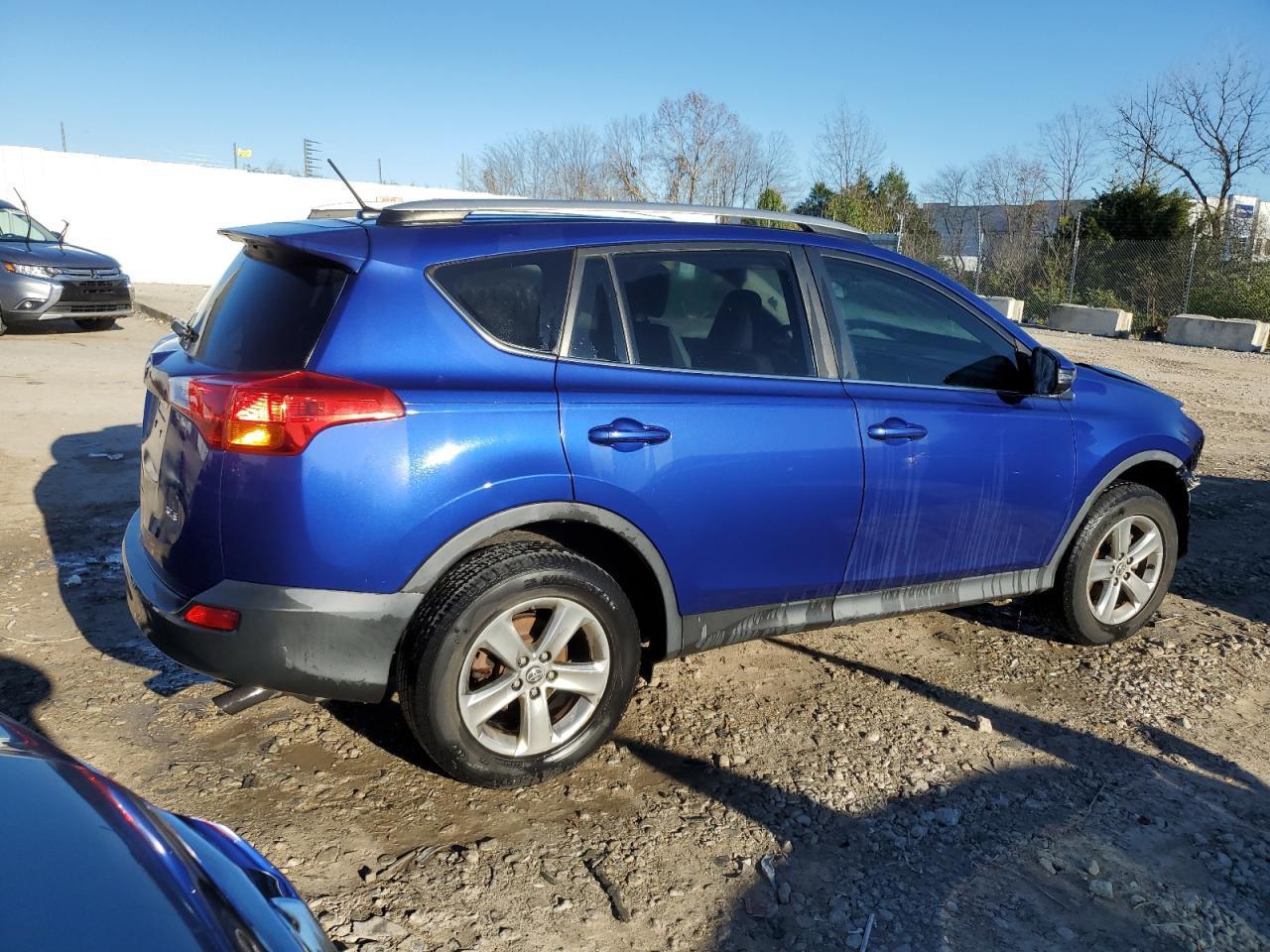 2015 TOYOTA RAV4 XLE - Image 3