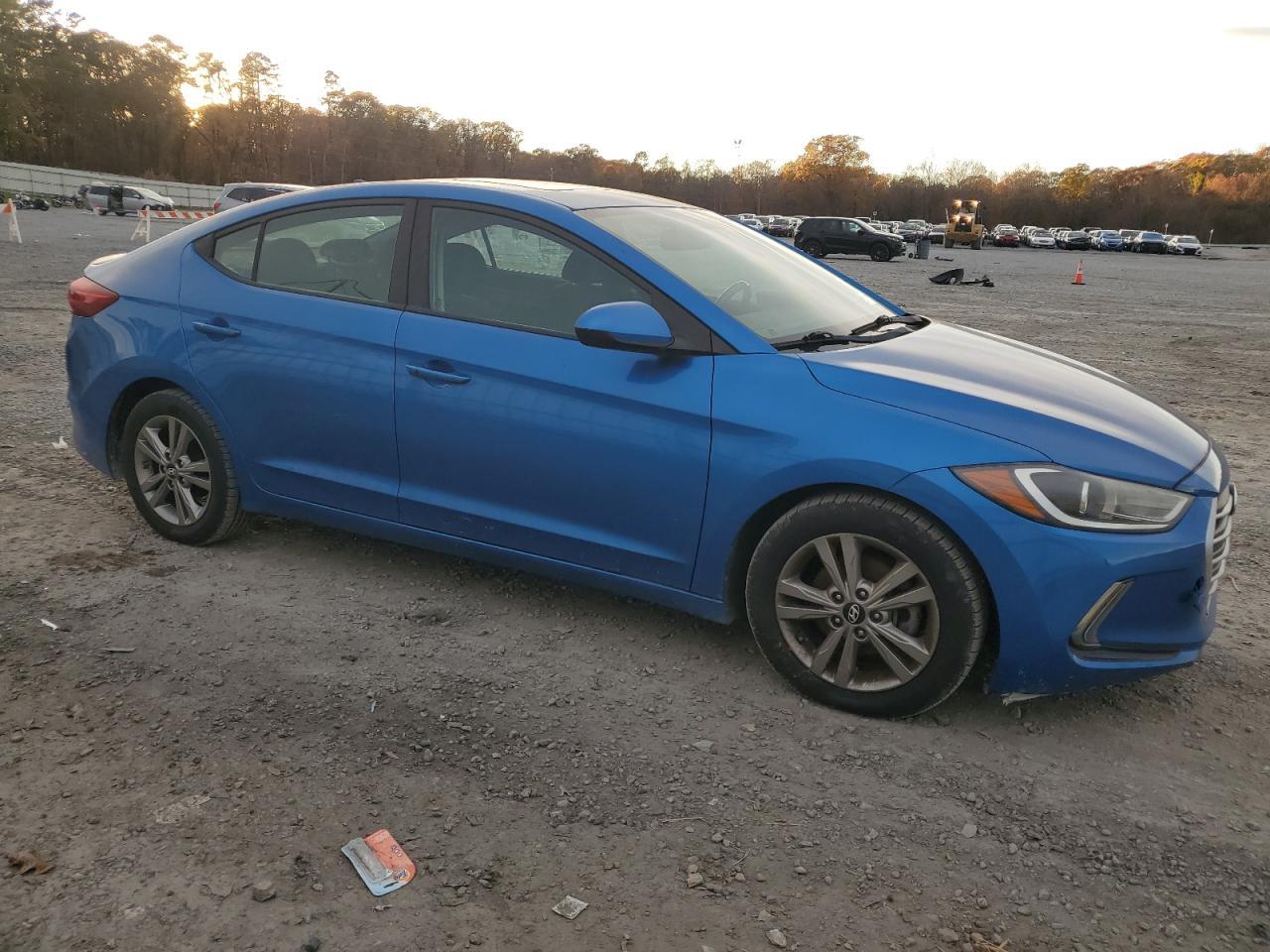 2017 HYUNDAI ELANTRA SE - Image 4