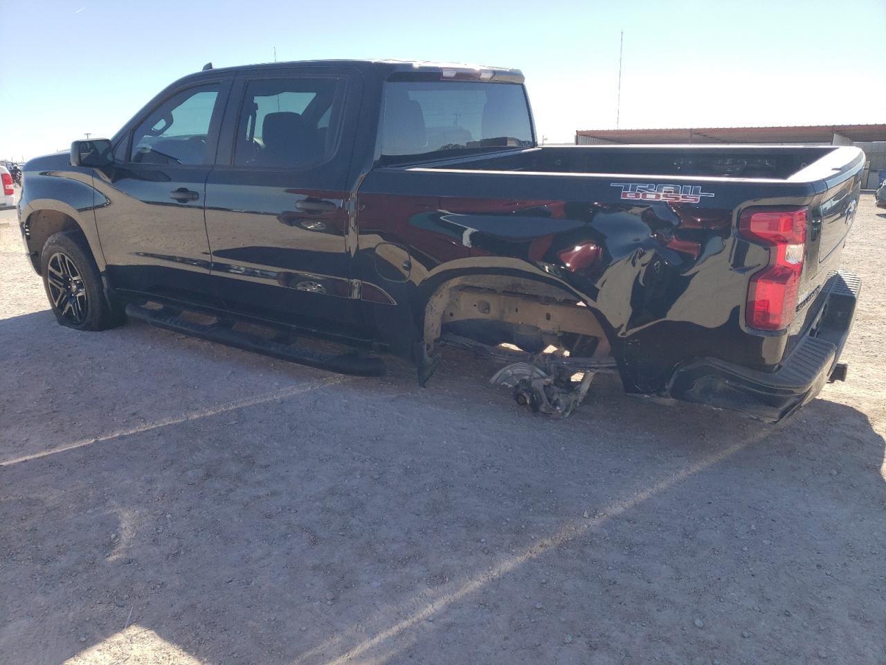 2024 CHEVROLET SILVERADO - Image 2