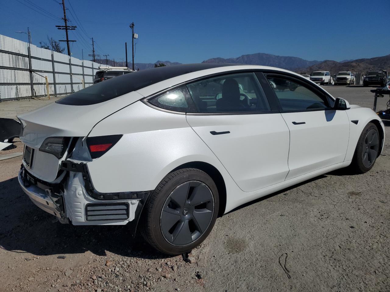 2022 TESLA MODEL 3 - Фото 3