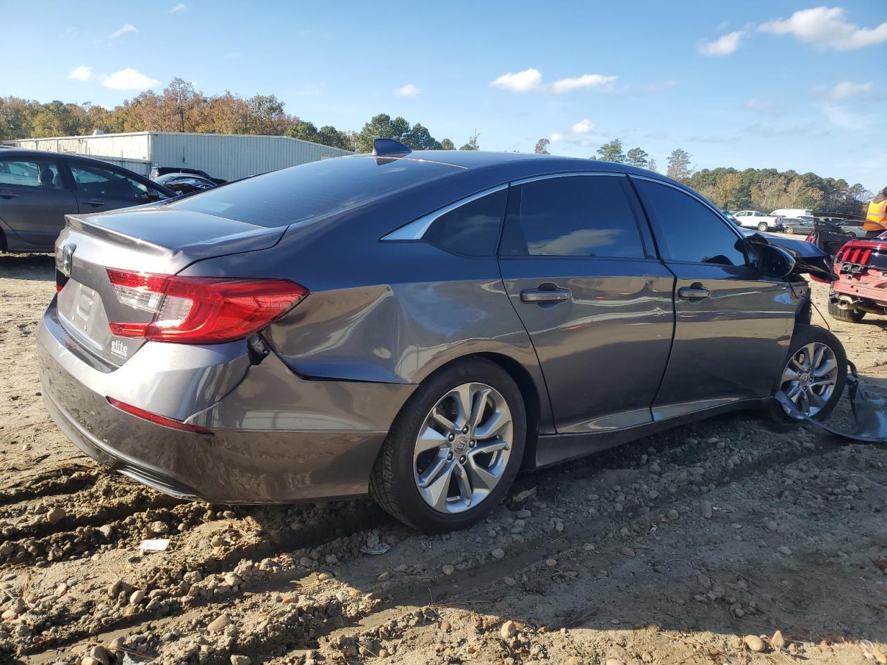2018 HONDA ACCORD LX - Image 3