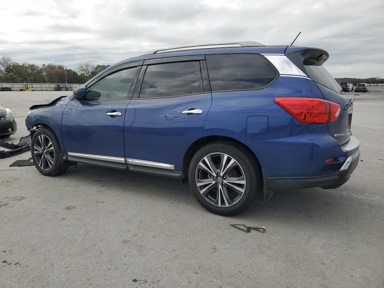 2017 NISSAN PATHFINDER - Фото 2