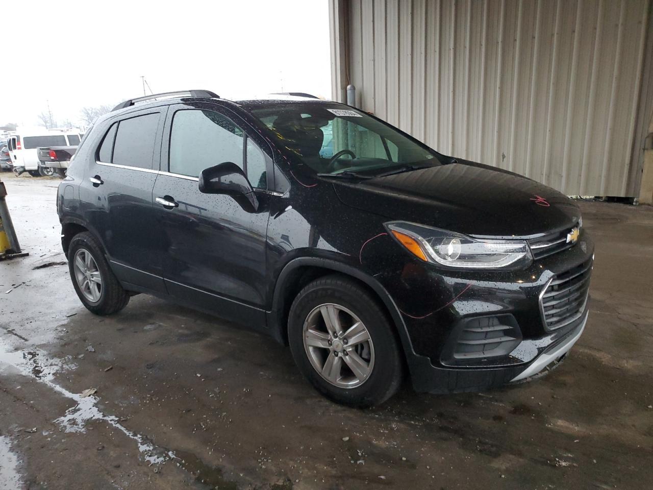 2019 CHEVROLET TRAX 1LT - Image 4