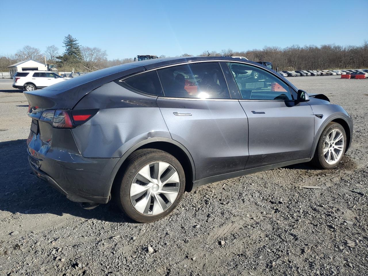 2023 TESLA MODEL Y - Image 2