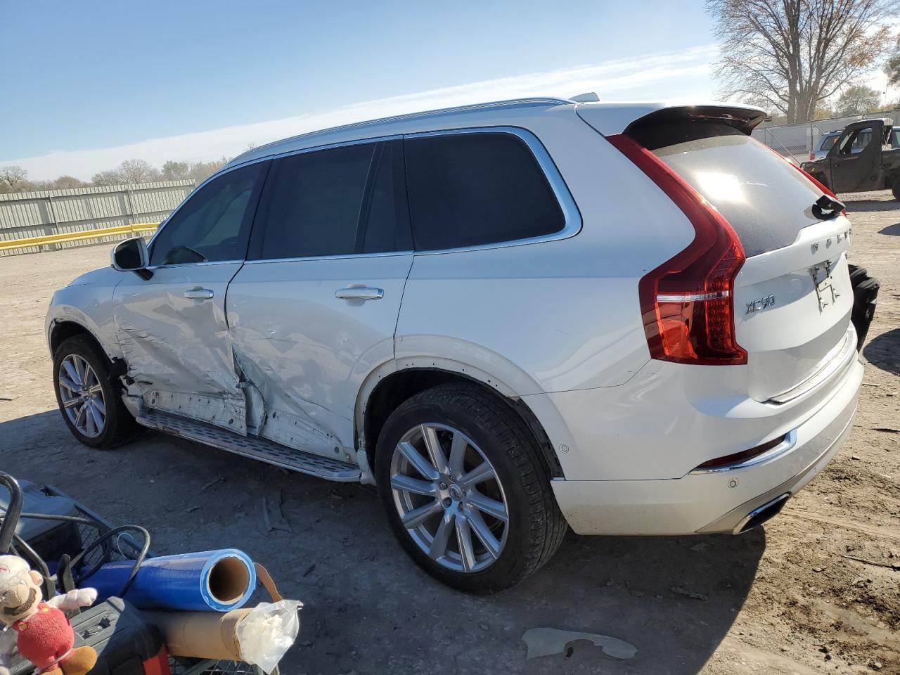 2016 VOLVO XC90 T6 - Фото 2