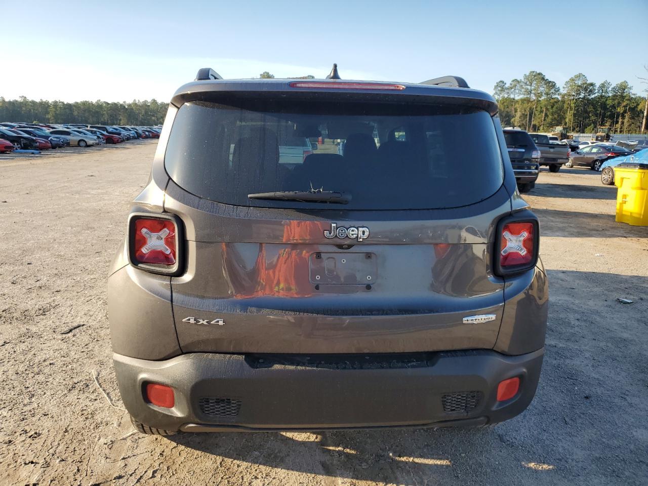 2016 JEEP RENEGADE L - Image 6