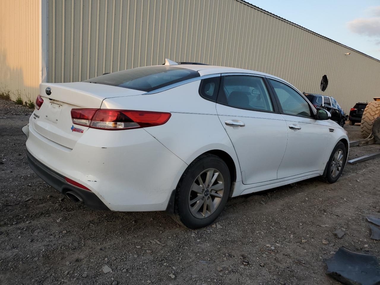 2016 KIA OPTIMA LX - Фото 3