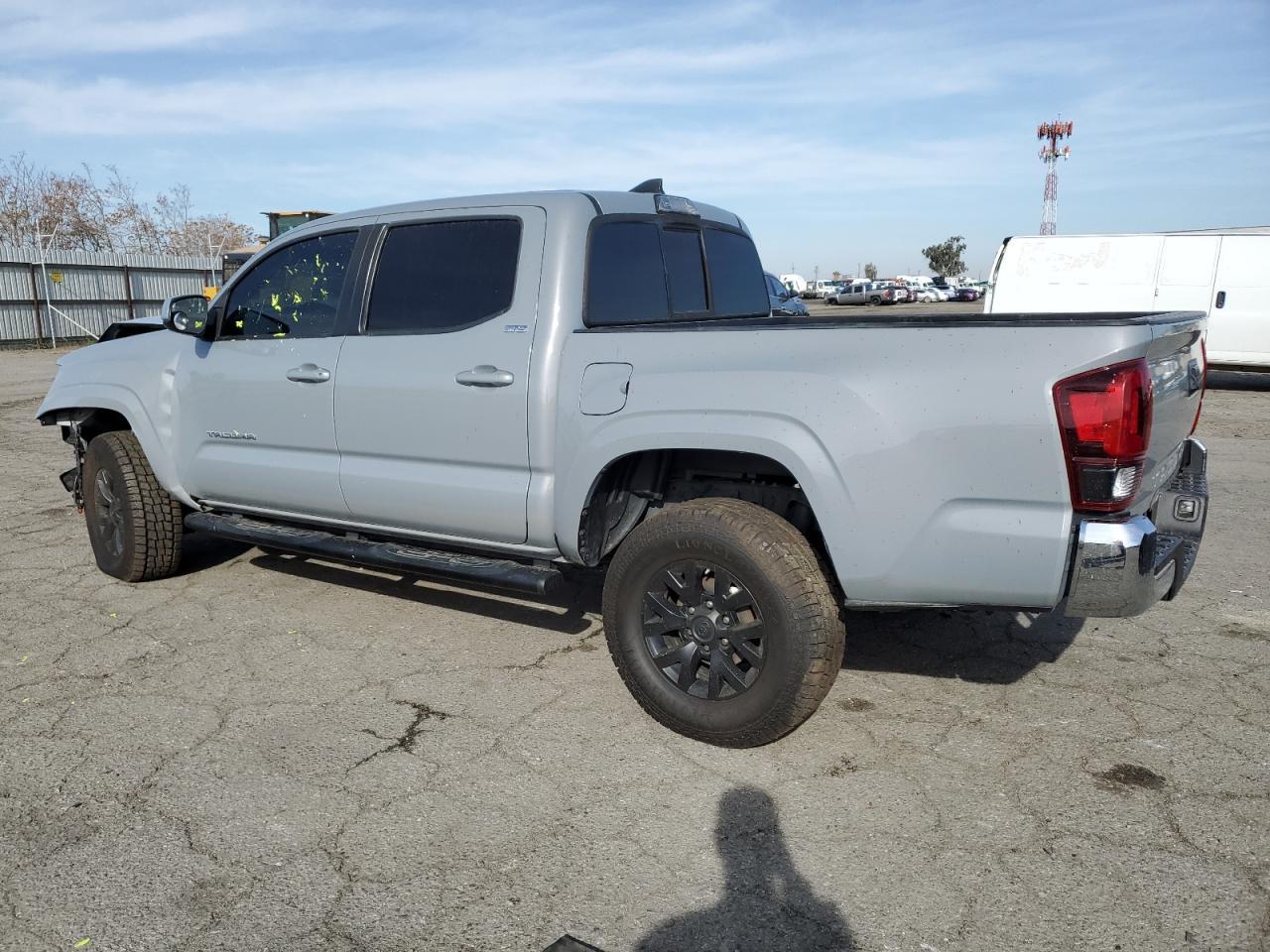 2019 TOYOTA TACOMA DOU - Фото 2