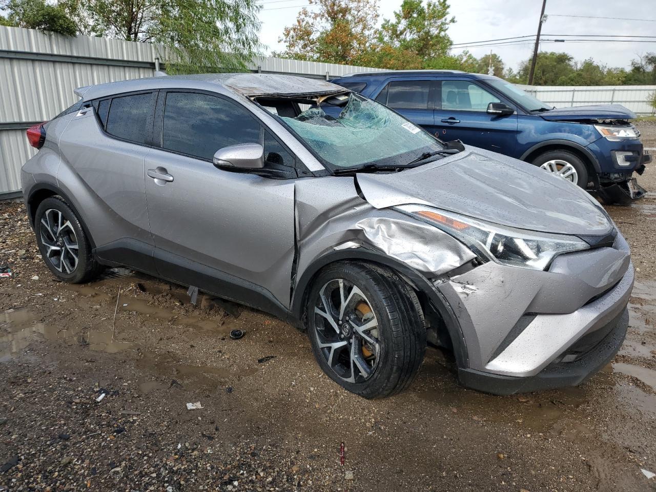 2018 TOYOTA C-HR XLE - Image 4