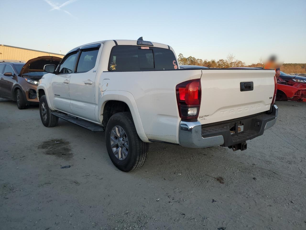 2018 TOYOTA TACOMA DOU - Фото 2