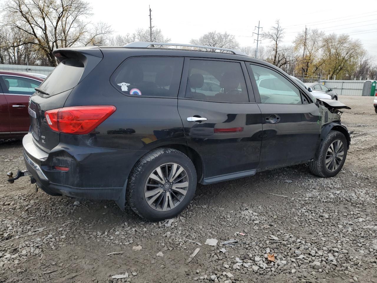 2017 NISSAN PATHFINDER - Фото 3