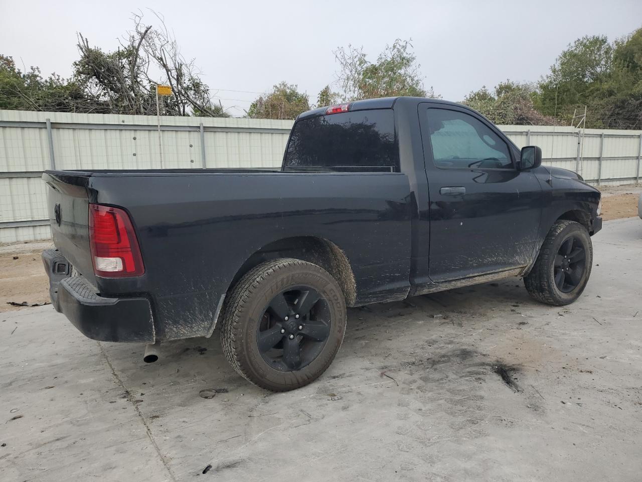 2015 RAM 1500 ST - Image 3