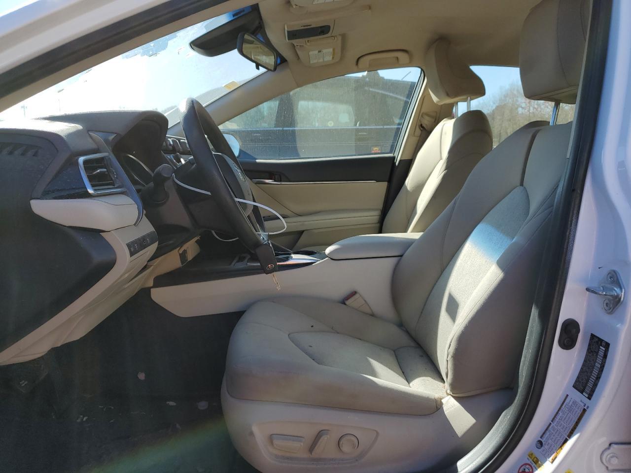 2018 TOYOTA CAMRY L - Фото 7