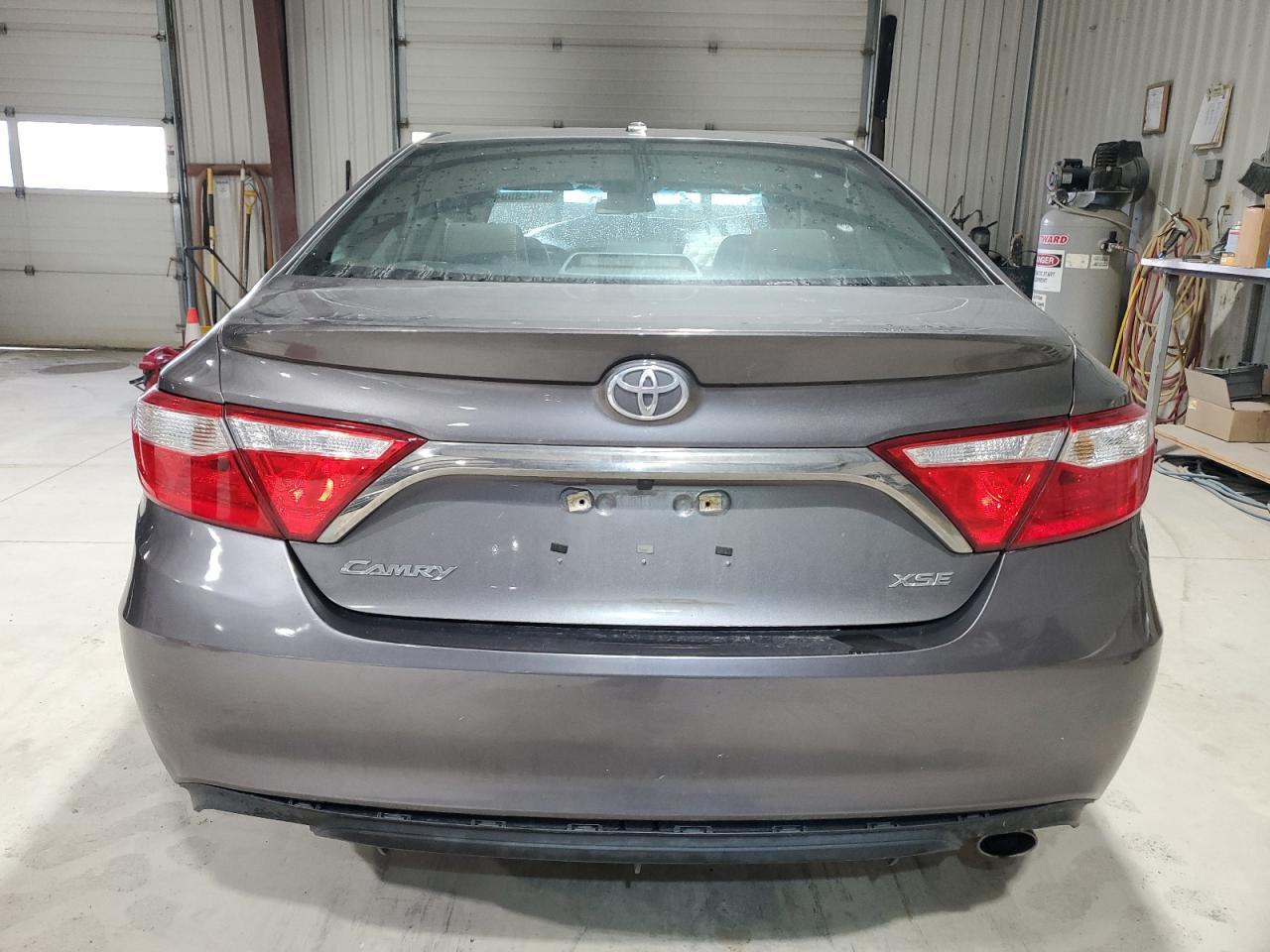 2017 TOYOTA CAMRY LE - Фото 6