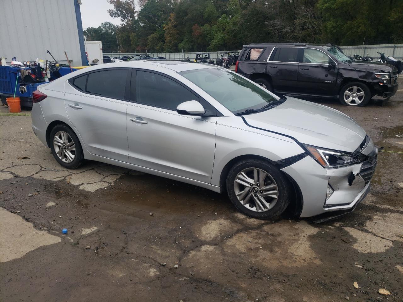 2019 HYUNDAI ELANTRA SE - Image 4