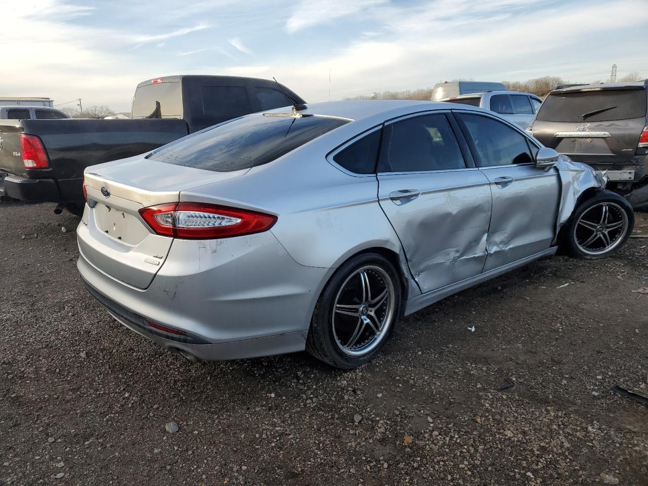 2013 FORD FUSION SE - Image 3