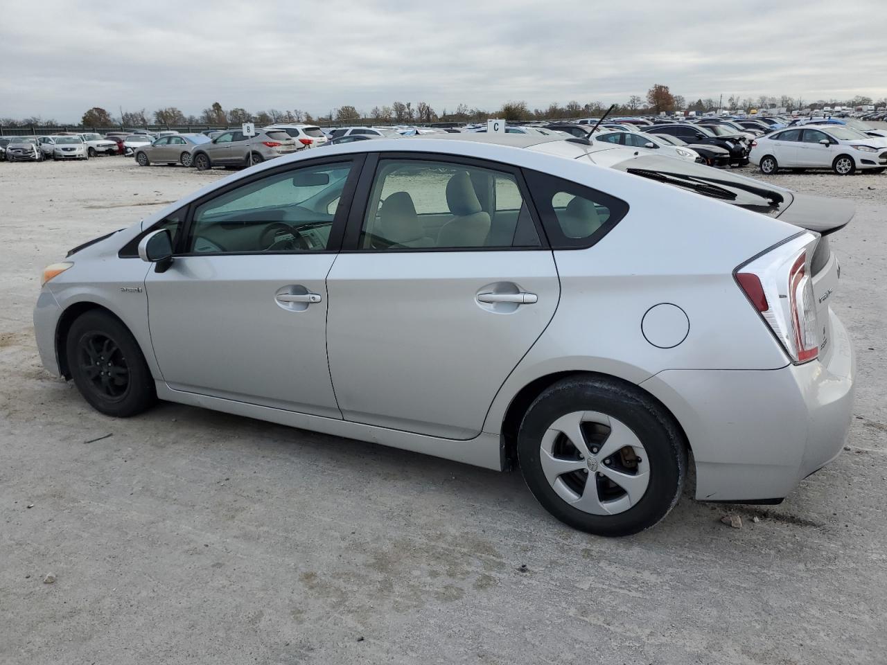 2013 TOYOTA PRIUS - Image 2