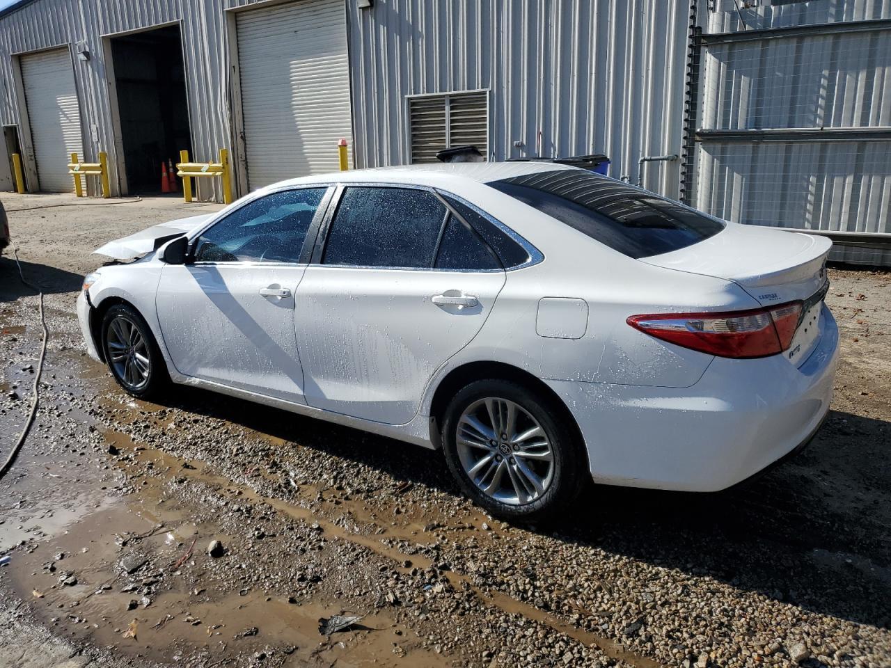 2015 TOYOTA CAMRY LE - Фото 2