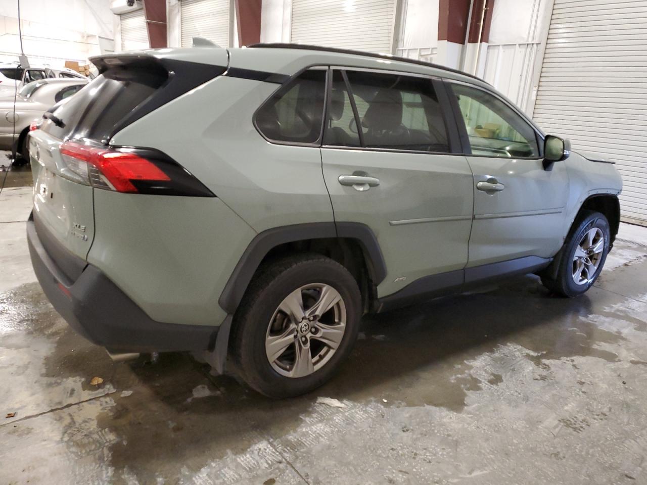 2022 TOYOTA RAV4 XLE - Image 3