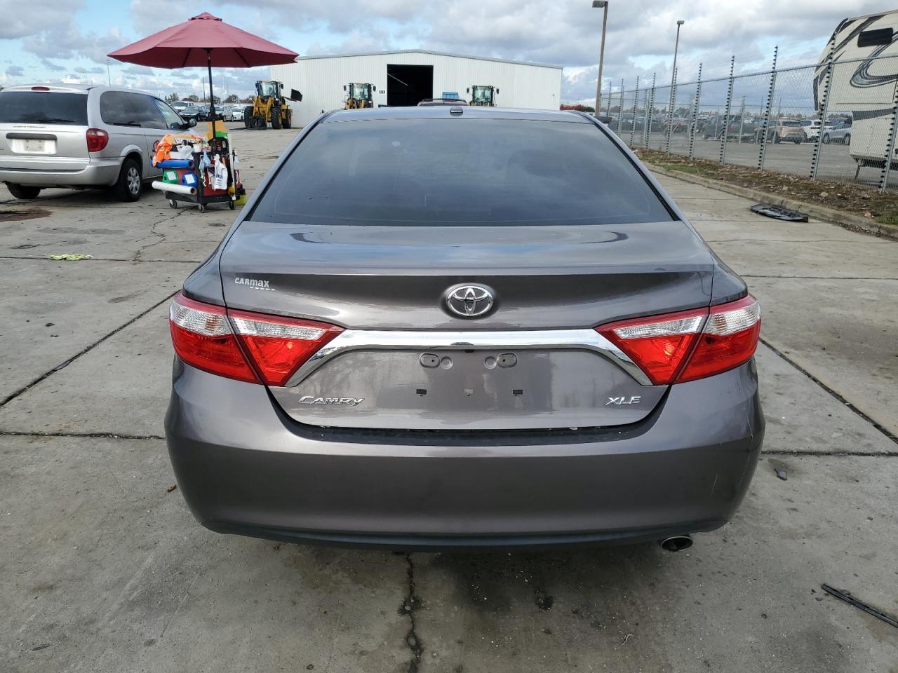 2015 TOYOTA CAMRY LE - Фото 6