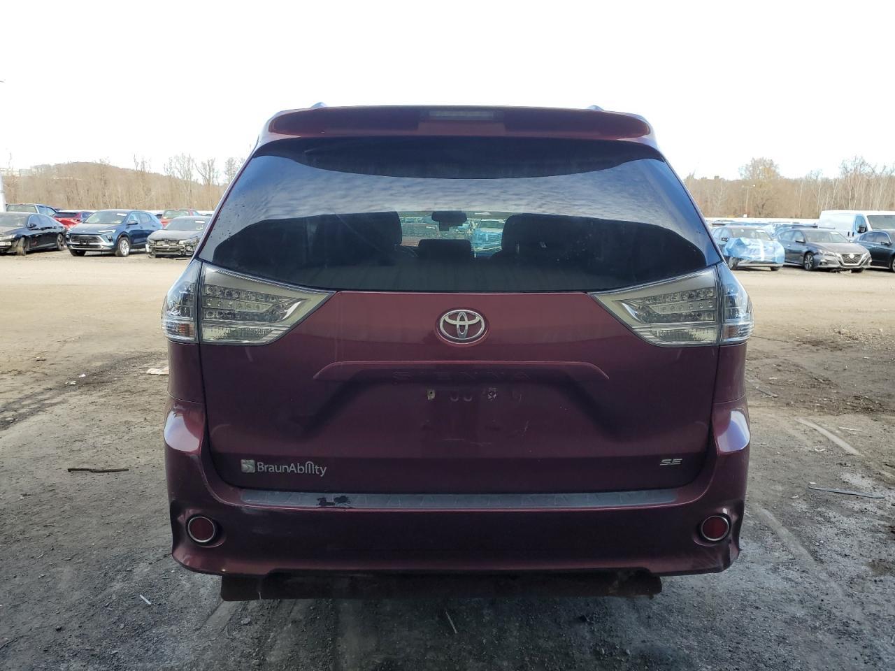 2015 TOYOTA SIENNA SPO - Фото 6