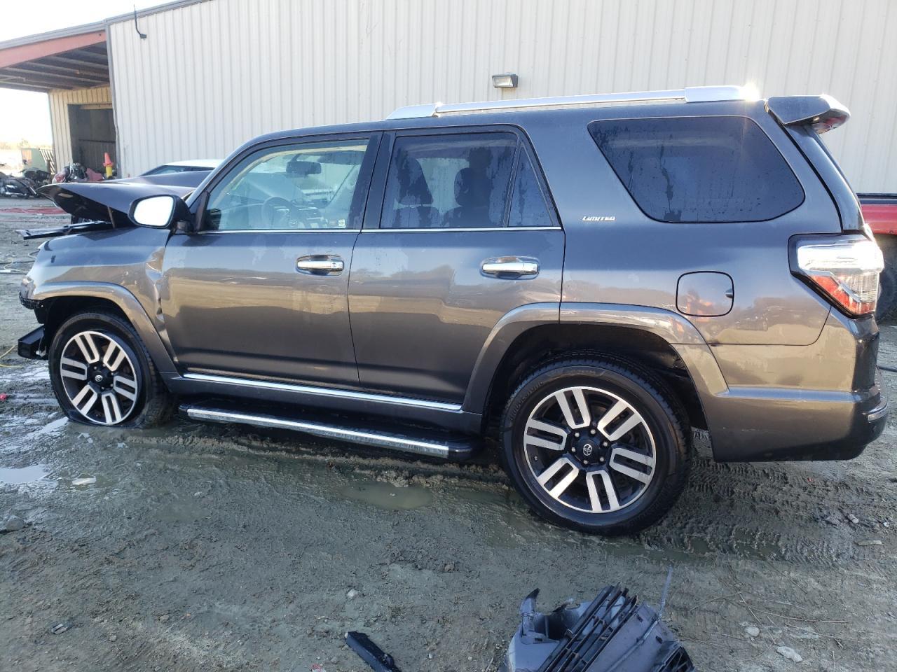 2017 TOYOTA 4RUNNER SR - Фото 2