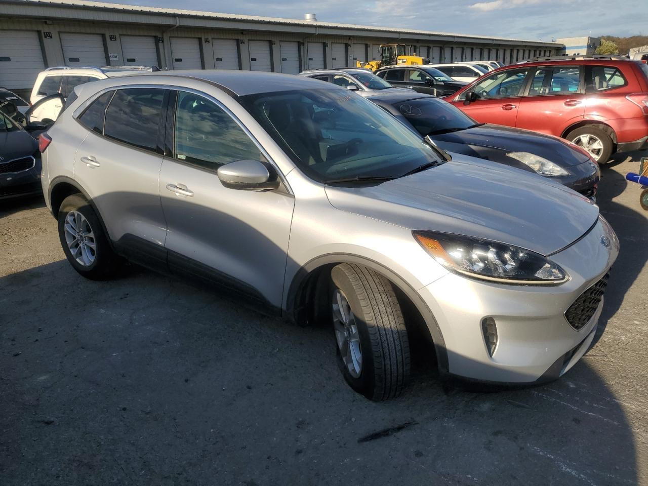2020 FORD ESCAPE SE - Фото 4