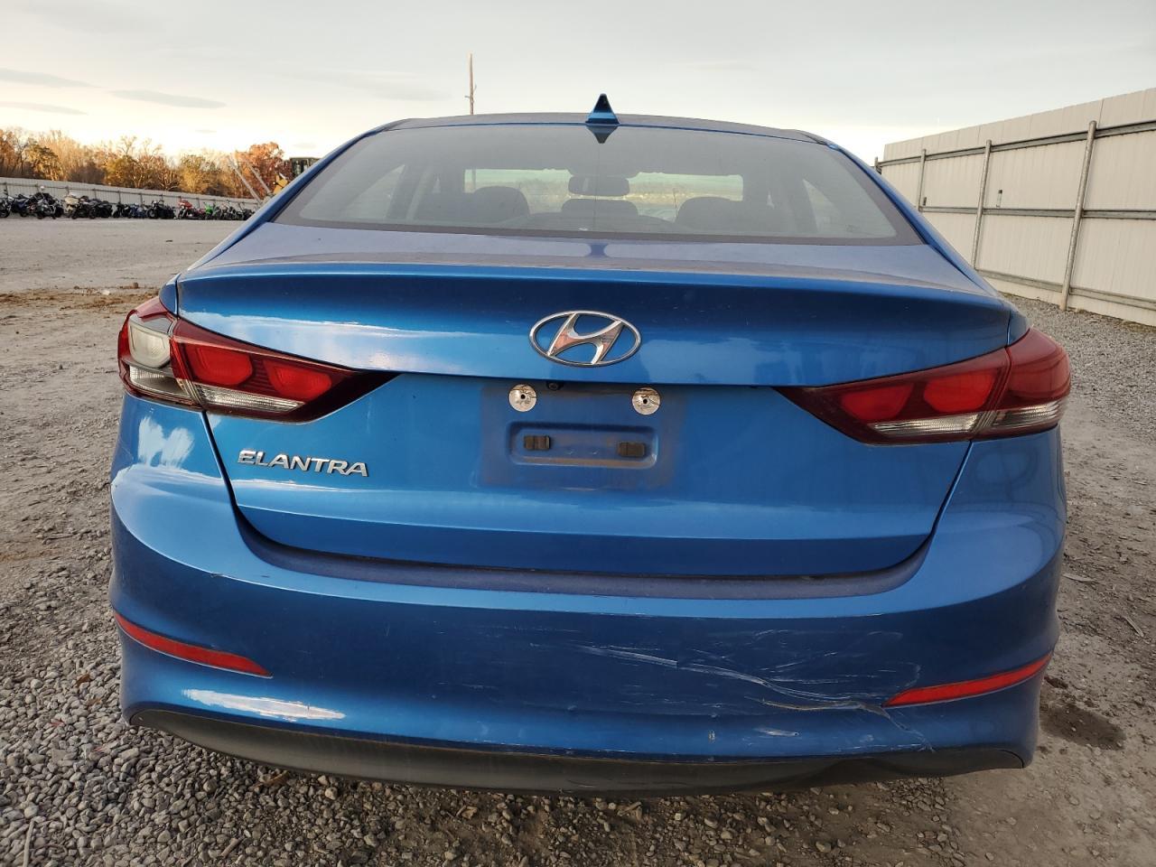 2017 HYUNDAI ELANTRA SE - Image 6