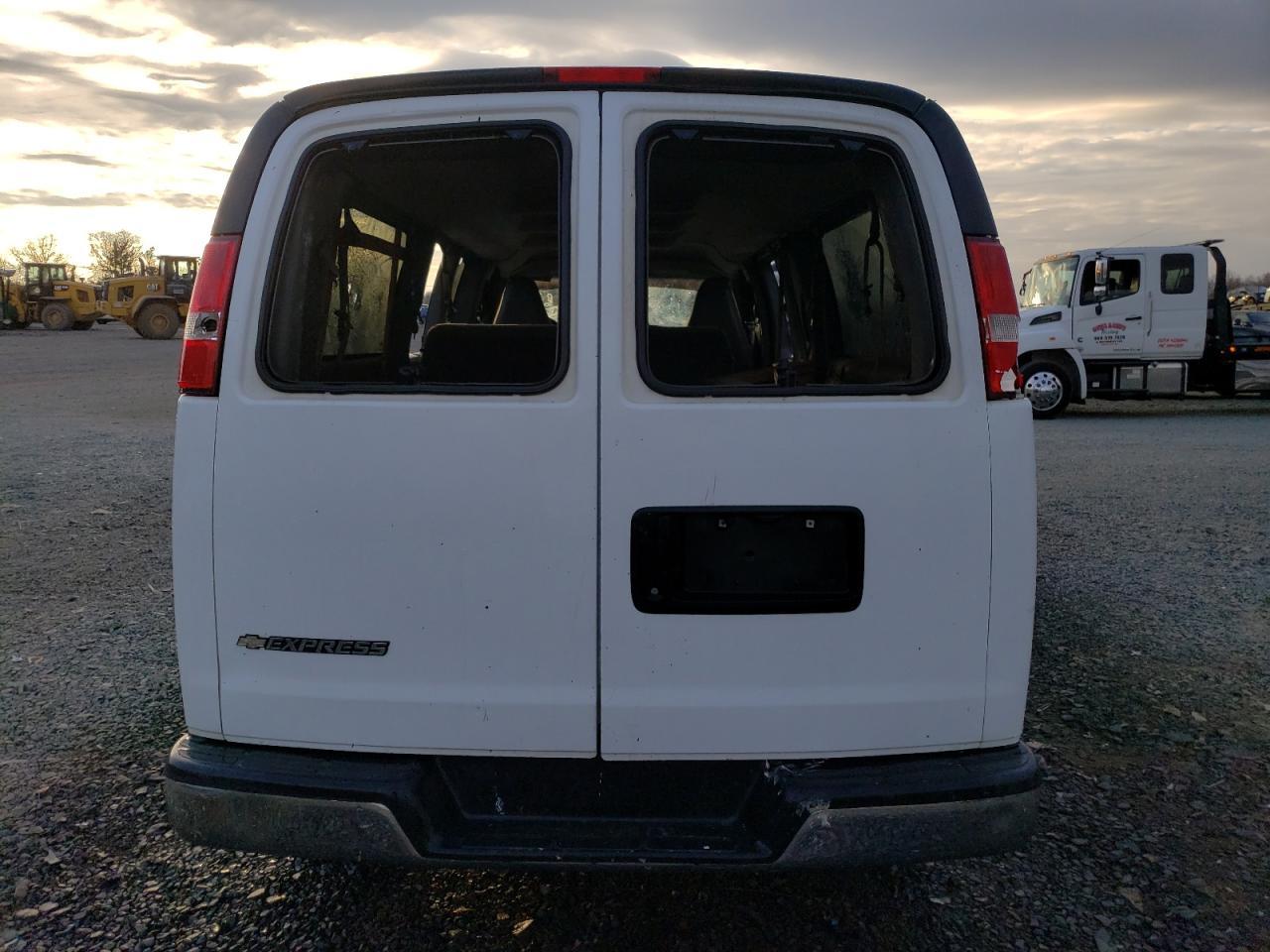 2017 CHEVROLET EXPRESS G3 - Image 6