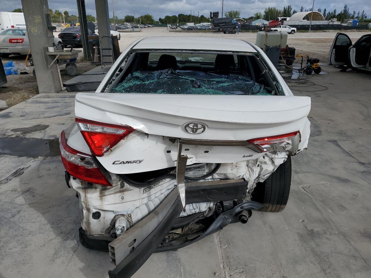2017 TOYOTA CAMRY LE - Фото 6