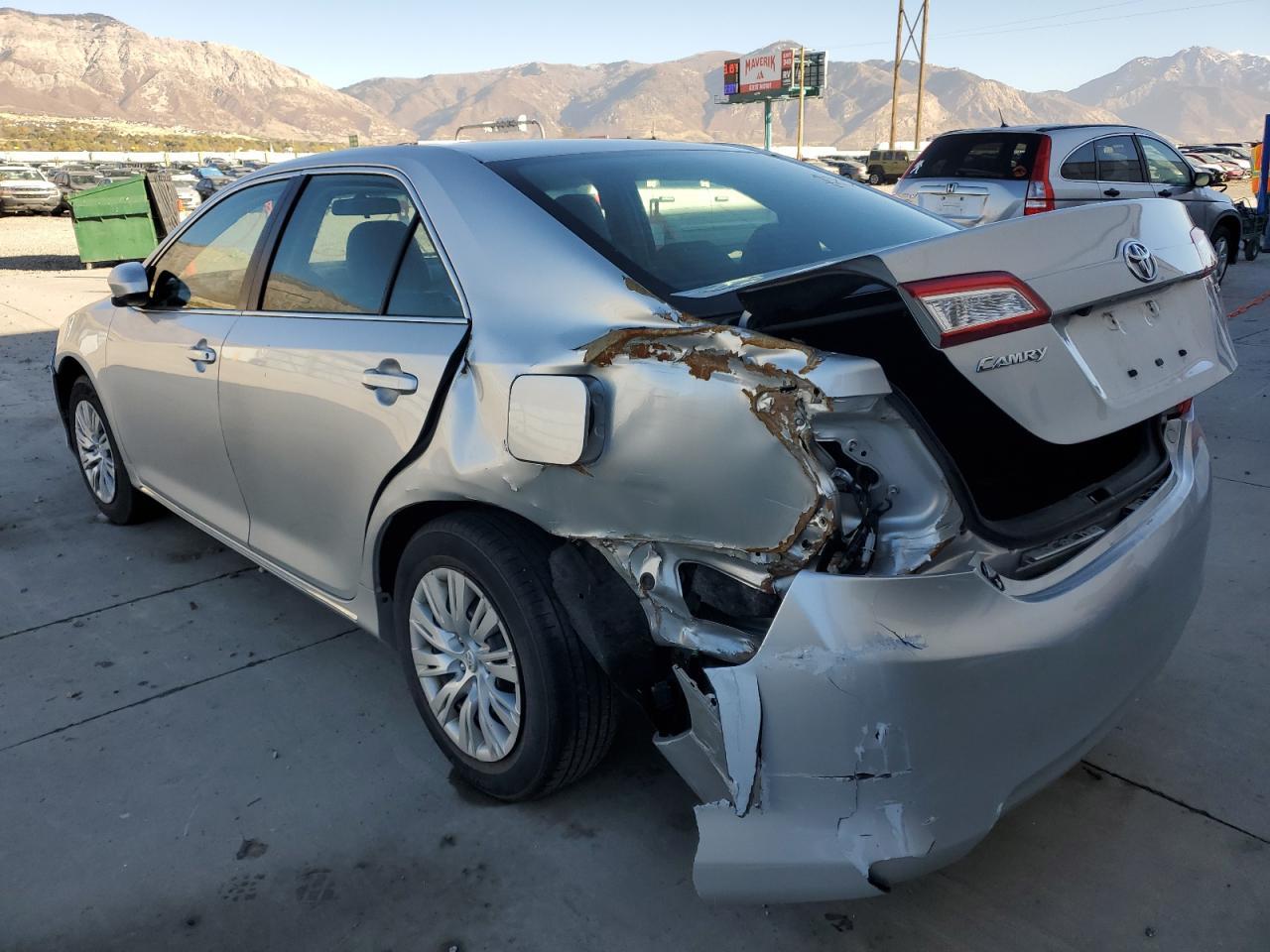 2014 TOYOTA CAMRY L - Фото 2