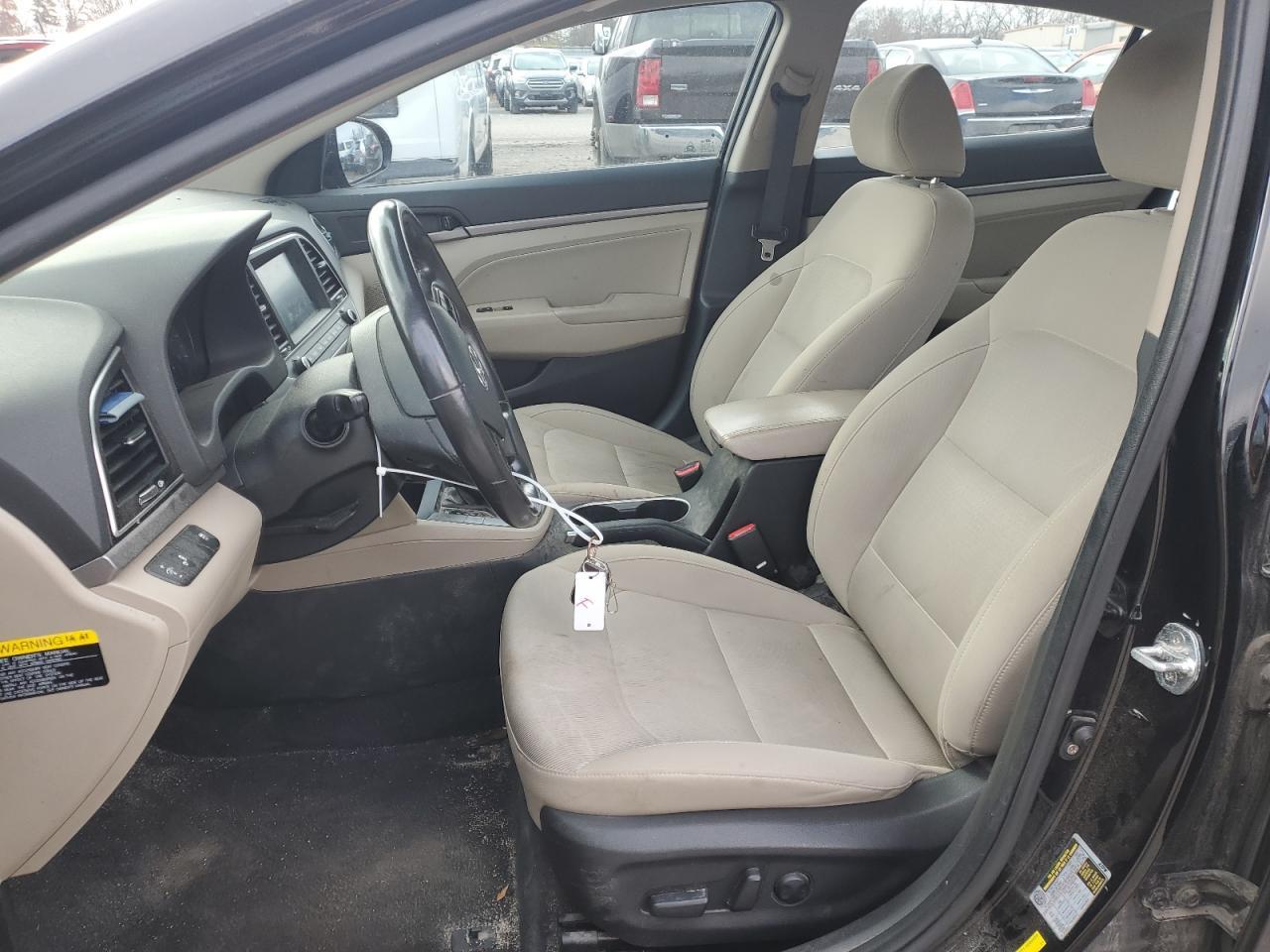 2017 HYUNDAI ELANTRA SE - Фото 7