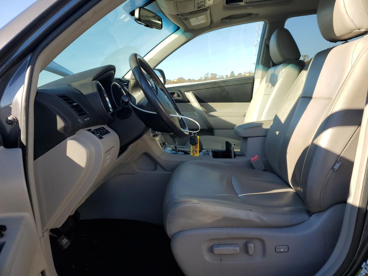 2012 TOYOTA HIGHLANDER - Image 7