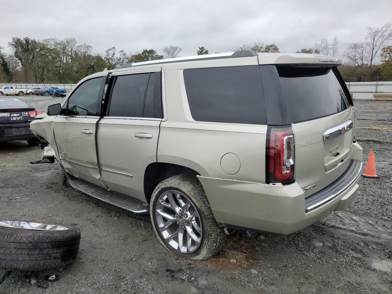 2017 GMC YUKON DENA - Фото 2