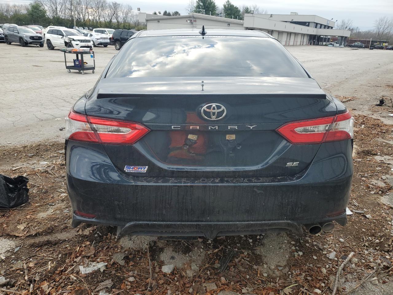 2020 TOYOTA CAMRY SE - Фото 6