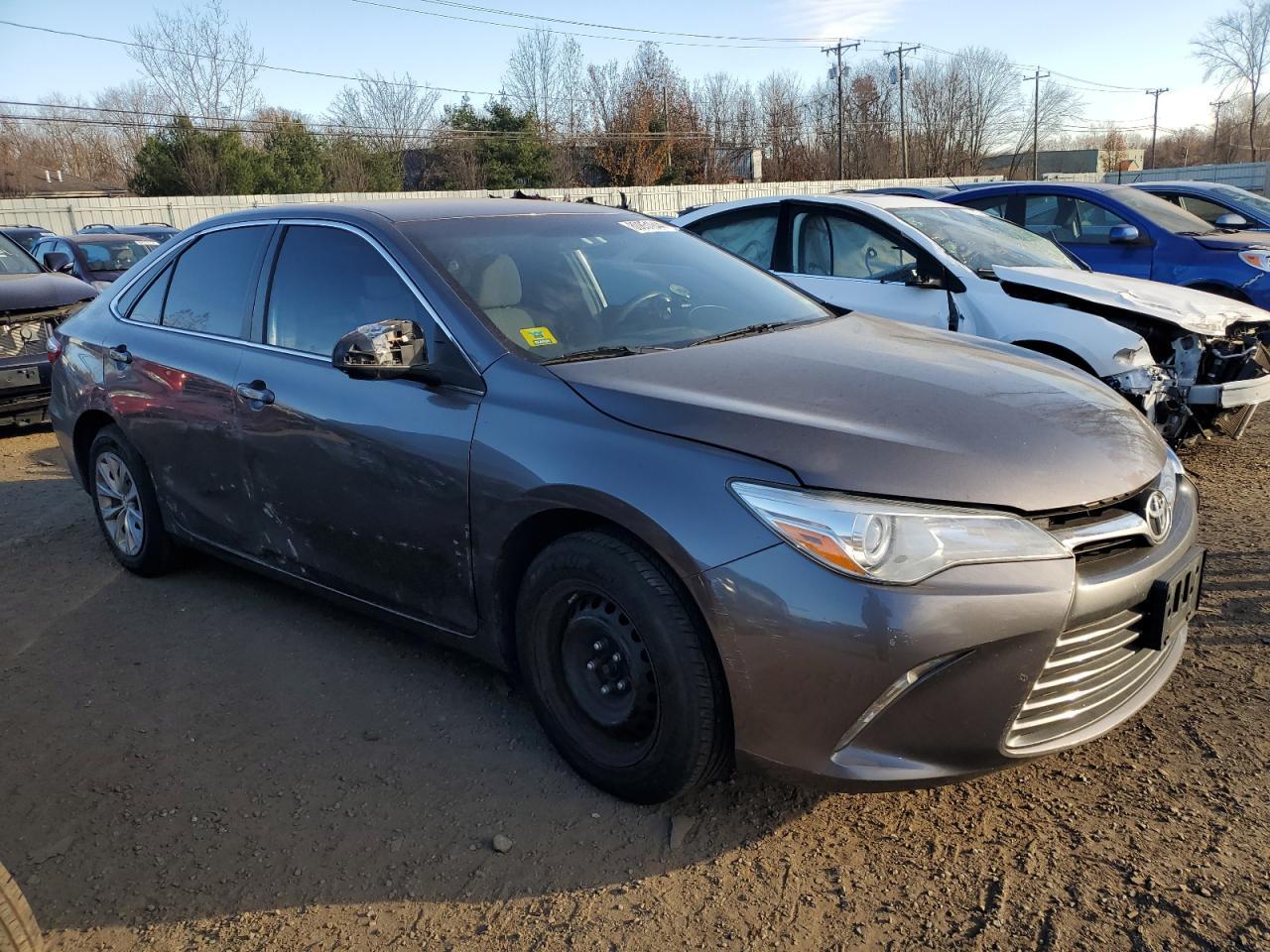 2015 TOYOTA CAMRY LE - Фото 4