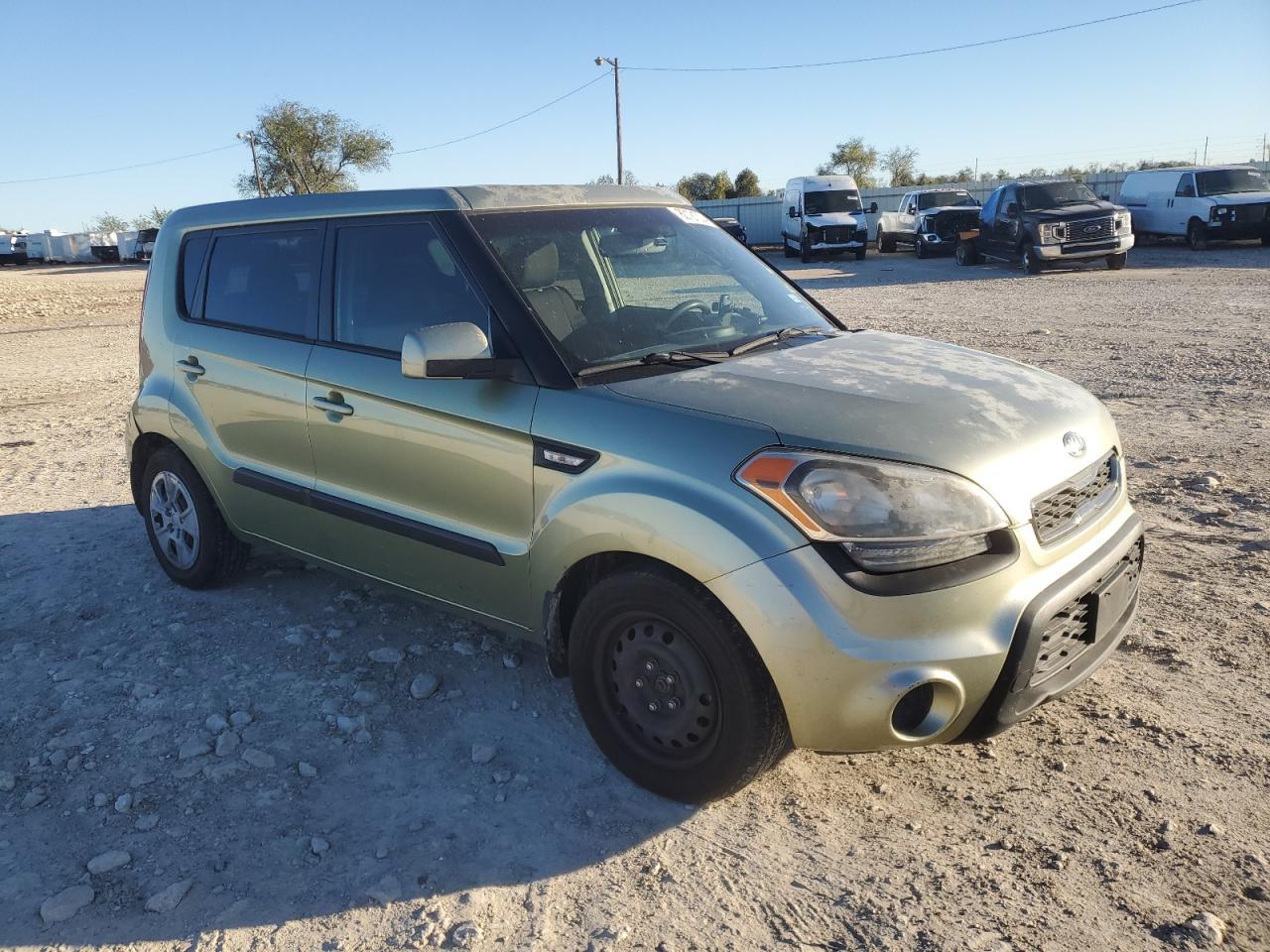 2013 KIA SOUL + - Image 4