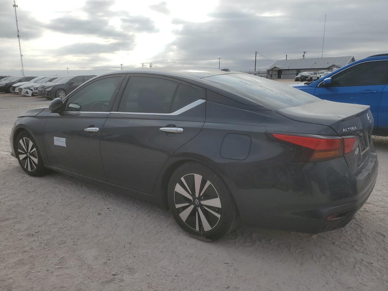 2022 NISSAN ALTIMA SV - Image 2