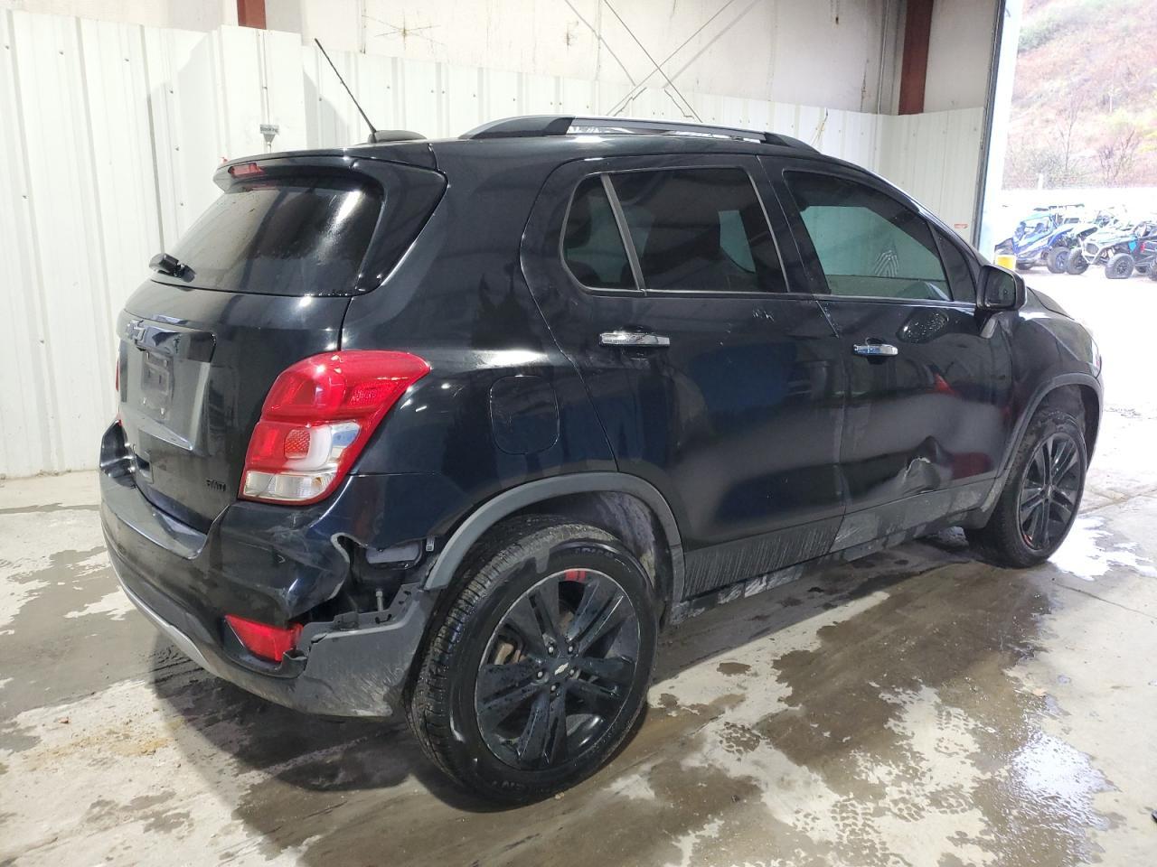 2019 CHEVROLET TRAX 1LT - Image 3
