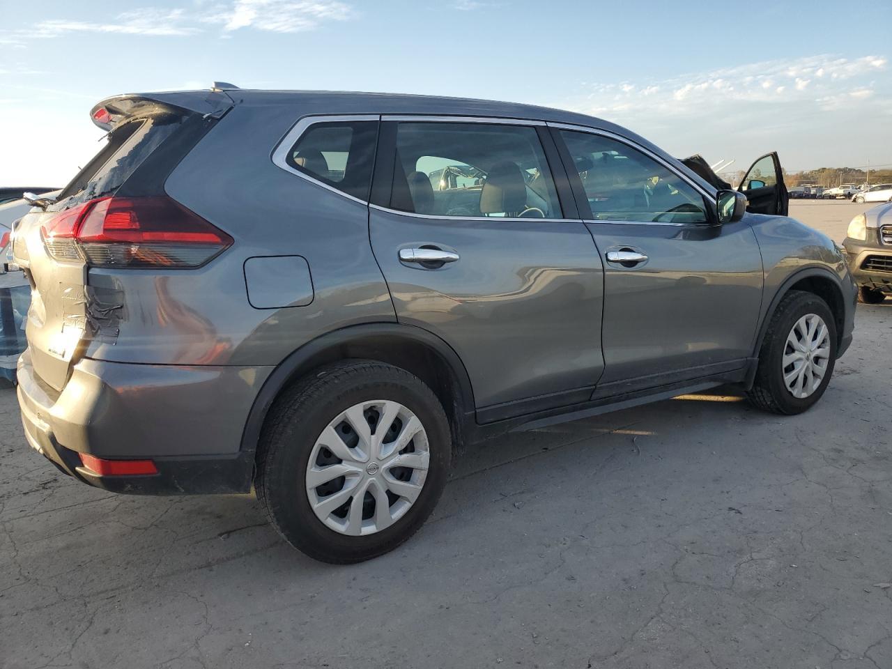 2018 NISSAN ROGUE S - Фото 3