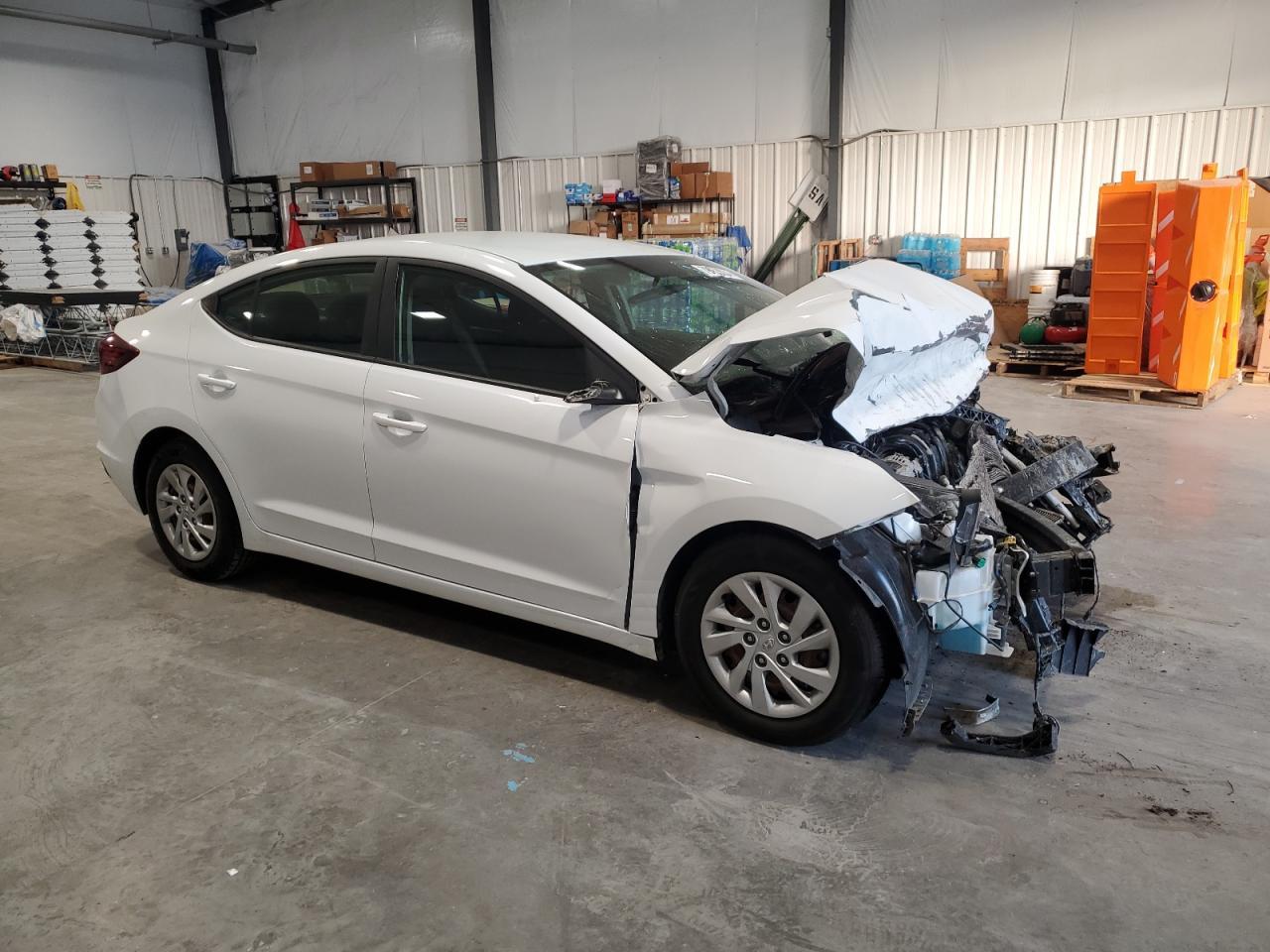 2019 HYUNDAI ELANTRA SE - Фото 4